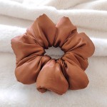 批发热卖缎丝绸睡眠枕头发圈填料棉花没有拖拽或抓取的女孩