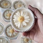 Daisy Soy Candle Factory - Fresh Aromatherapy for Seniors Birthday Gift