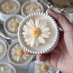 Daisy Soy Candle Factory - Fresh Aromatherapy for Seniors Birthday Gift