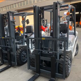 Diesel Forklift Manufacturer - Free Shipping CE EPA Warehouse Hessne Factory