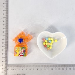 彩色大象玩具和玩具糖果