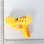 塑料玩具枪和棒棒糖