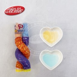 两种颜色的喷口液体饮料