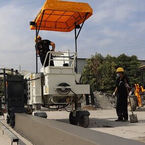 Asphalt Concrete Paver Supplier - Construction Equipment for Road Laying