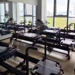 定制运动改革者普拉提三合一机器家庭健身房瑜伽训练山毛榉床改革者普拉提设备