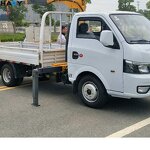Light Cargo Truck Supplier - with Mini Crane for Sale