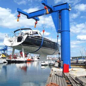 Cantilevered Yacht Crane Manufacturer - Specially Designed