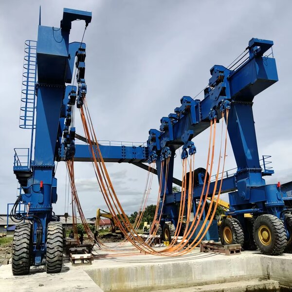 Mobile Boat Hoist Supplier - 350-10 Tons Yacht Club Rubber