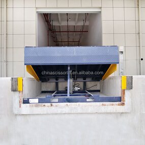 Distribution Center Dock Leveler Manufacturer - 8000KG Hydraulic