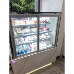 Square Cake Showcase Supplier - for Bakery Display