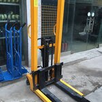 Electric Pallet Stacker Manufacturer - Full Hydraulic Wide Legs