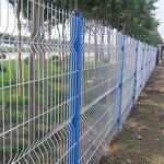Curved-Contour Post Guardrail Supplier - Highway Orchard Protective Wire Mesh Fence
