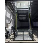 Freight Elevator Supplier - 2.5m Travel 1.5 Ton Factory Lift
