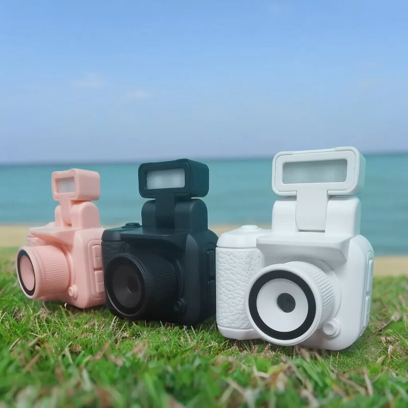 Vlog Camera Factory - Keychain Mini Retro Camera with Flash for Travel