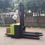 Electric Pallet Truck Manufacturer - OEM RUNTX Band 24V Small 1.5 Ton Straddle Stacker