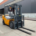 Diesel Forklift Manufacturer - OEM Popular Short Wheelbase 5 Ton Price