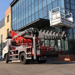 Aerial Work Platform Truck Manufacturer - OEM with Crane Bucket Mobile Hydraulic Cage