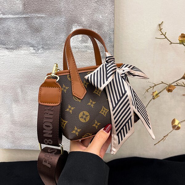 Women's Handbag Manufacturer - OEM Custom Luxury Single Shoulder Large