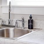 Matte Black Essential Oil Spray Bottle Factory - OEM 250ml 8oz Boston Round with Sprayer