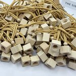 Custom Logo Wooden Cap for Car Diffuser Manufacturer - OEM Perfume Bottles Pendant 8ml