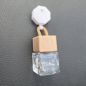 Square Car Perfume Diffuser Bottle Manufacturer - OEM Empty 8ml with Easy-to-pull Buckle