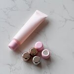 Cosmetic Container Factory - 24.4mm Squeeze Tube Cap Pink