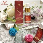 天然精油鼻精华10ml盒装OEM产品，用于日常皮肤护理，以种子为基础的紧致和提升配方