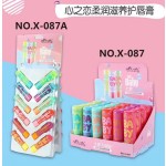 24支/盒可爱的自有品牌柔软保湿婴儿润唇膏棒与展示盒