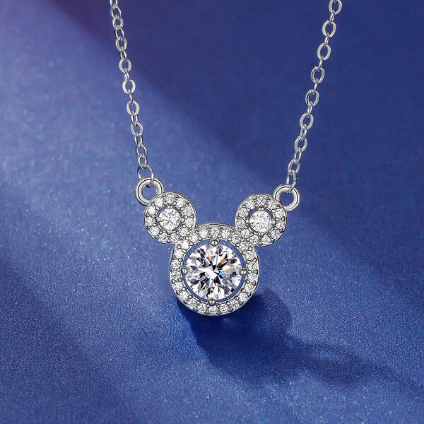 Flower Necklace Manufacturer - Muse Trending Flower Platinum Plated One Carat Zircon Pendant