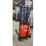 Semi Electric Pallet Stacker Factory - OEM/ODM Custom 1Ton 1.5 Ton 2 Ton Semi Electric Pallet Stacker 1.6m~3.5m