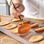 Shell Baking Mold Manufacturer - OEM/ODM Custom 12 Cups Shell Nonstick Carbon Steel Bakeware Champagne Gold Cake Mold