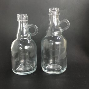 Mini Clear Wine Glass Bottle Manufacturer - OEM/ODM Custom 36ml 55ml Mini Clear Wine Glass Bottle with Small Ear Handle