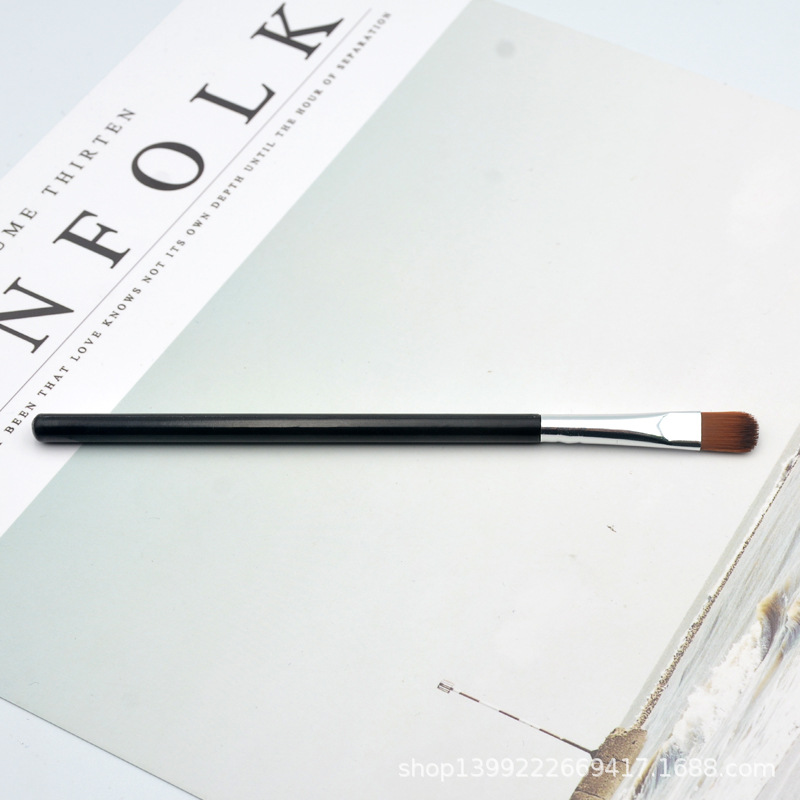 Private Label Vegan Yellow Orange Hair Makeup Precise Concealer Brush Cosmetic Eye Brush Small Flat Oval Concealer Brush