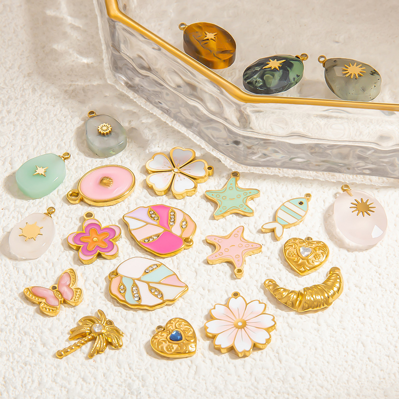 Bracelet Pendant Supplier - Iced Out Gold Charm Pendant