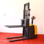 Electric Fork Stacker Manufacturer - 1 to 1.5 Ton Standing Type Pallet Stacker