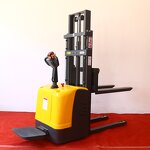 Electric Fork Stacker Manufacturer - 1 to 1.5 Ton Standing Type Pallet Stacker