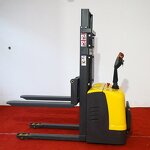 Stand Up Electric Forklift Manufacturer - 1 to 2 Ton Warehouse Stacker
