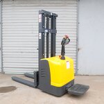 Electric Fork Stacker Manufacturer - 1 to 1.5 Ton Standing Type Pallet Stacker