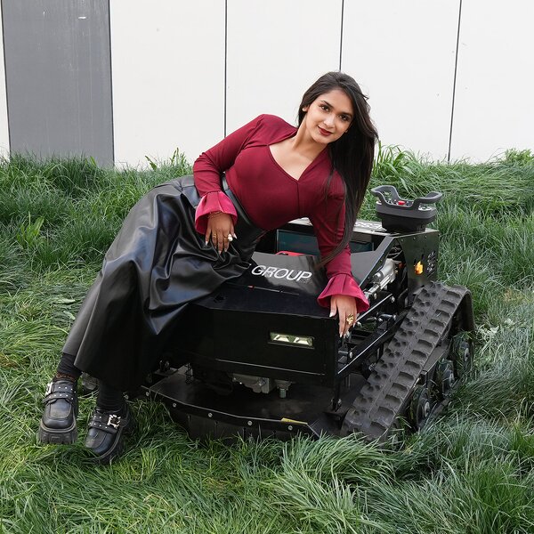 RC Lawn Mower Robot Manufacturer - Mini Gasoline Tractor Snow Plow