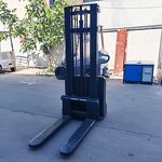 Semi Electric Stacker Factory - Walking Electric Stacking Truck