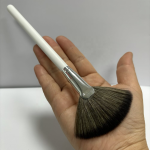 山羊毛扇形刷供应商 - 天然柔软腮红化妆刷