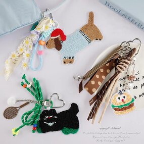 Embroidery Patch Factory - OEM Cartoon Puppy Burger Pendant