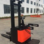 Battery Pallet Stacker Manufacturer - OEM 1000kg 2.5M Walkie Operation
