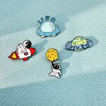 Brooch Factory - Astronaut Spaceship Cartoon Metal Badge