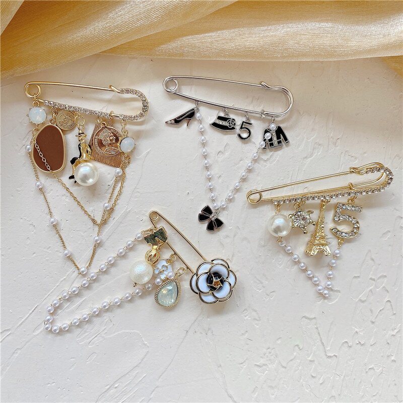 Brooch Manufacturer - OEM/ODM Custom Vintage Crown Rhinestone Brooch