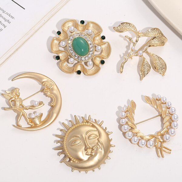 Sun Brooch Factory - Wholesale Gold Sun Moon Custom