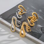 Exaggerated Ring Factory - Custom Titanium Steel Hand