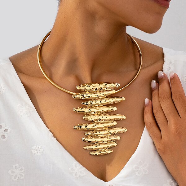 Pendant Necklace Supplier - Custom Irregular Pleated Collar