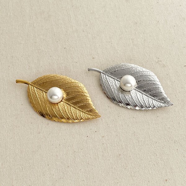 Metal Leaf Brooch Supplier - Custom Simulated Pearl Pin