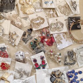 Earrings Wholesale Factory - Bulk Jewelry Alloy Gold Plated